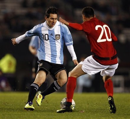  里尔锋线全面开花，四球横扫对手显威力